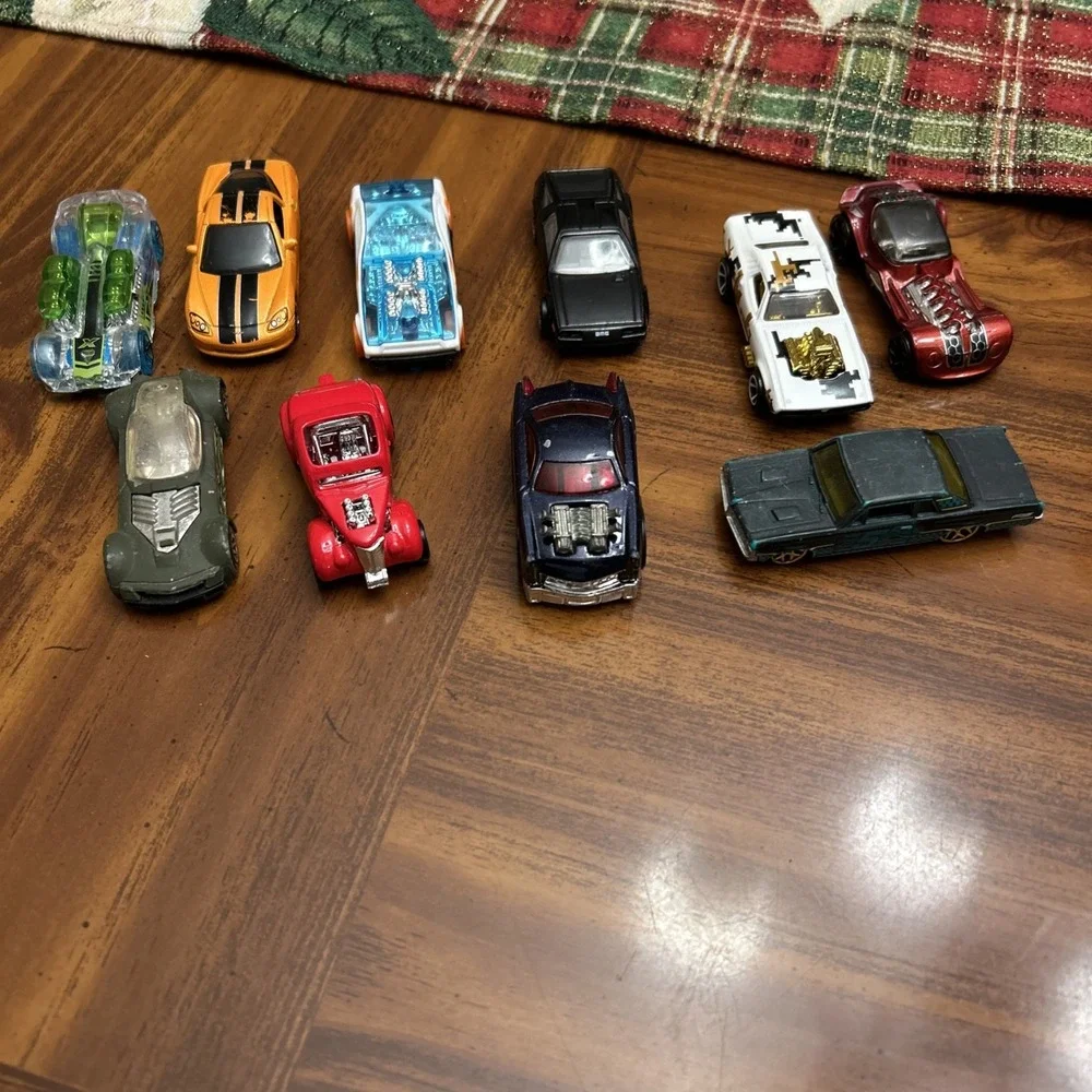 Lot 10 Vintage Hot‎ Wheels Metal Plastic Cars GTO Roger Dodger